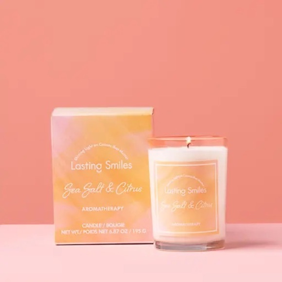 🚫SOLD🚫🥳HOST PICK!🥳LASTING SMILES Sea Salt &Citrus -Aromatherapy Cause Candle - Picture 2 of 4